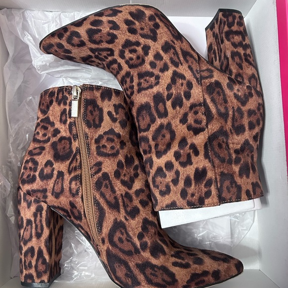 Shoe Dazzle Shoes - Shoe Dazzle leopard print booties. Suede, approx. 5inch heel